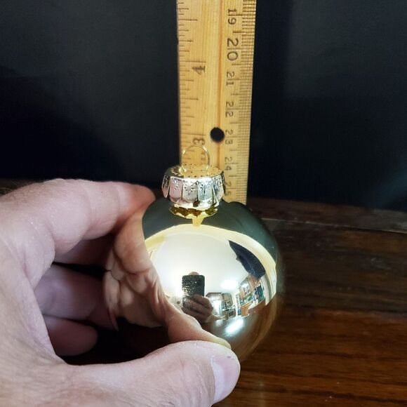 A Dozen Classic Gold Glass Christmas Ornaments - Picture 7 of 7